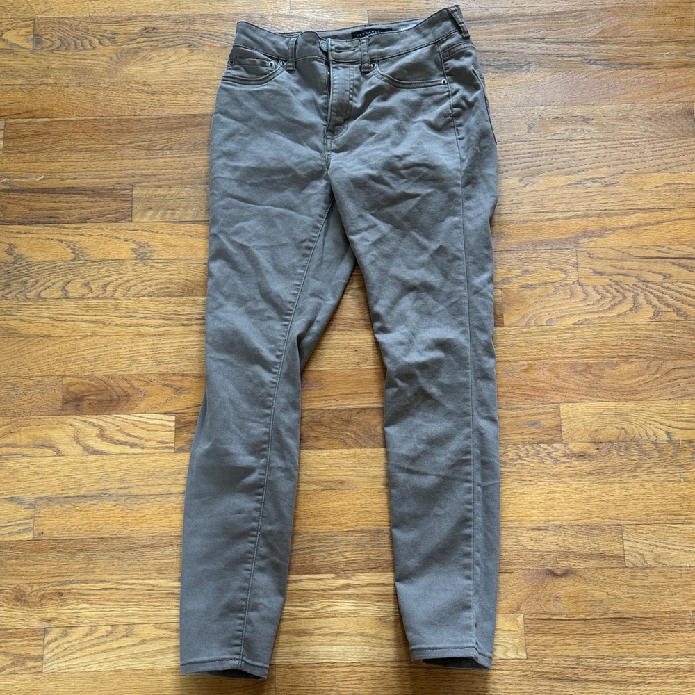 Aeropostale High Rise Jeans in Light Taupe, size 4